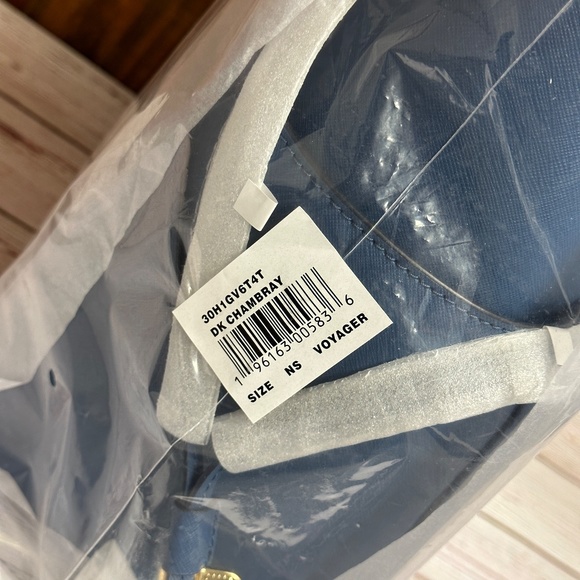 Michael Kors Voyager Leather Tote - Dark Chambray - Picture 5 of 5